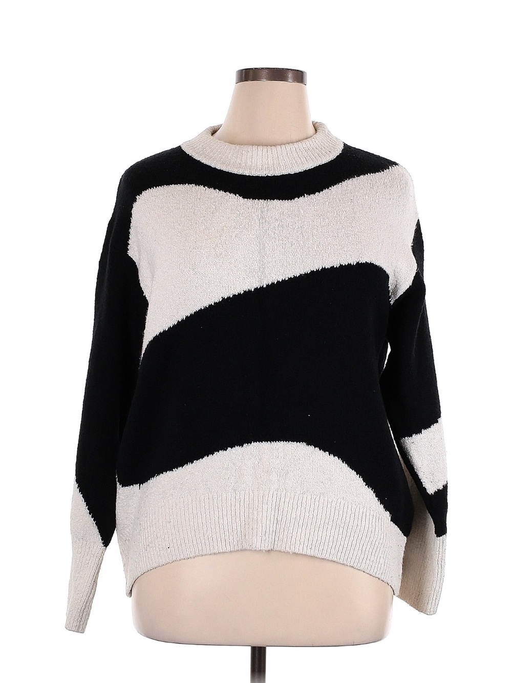 Ava & Viv Black and Cream Wave-Intarsia Crewneck Sweater